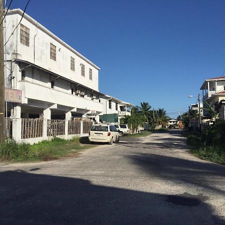 Honey'S Hotel Belize City Dış mekan fotoğraf